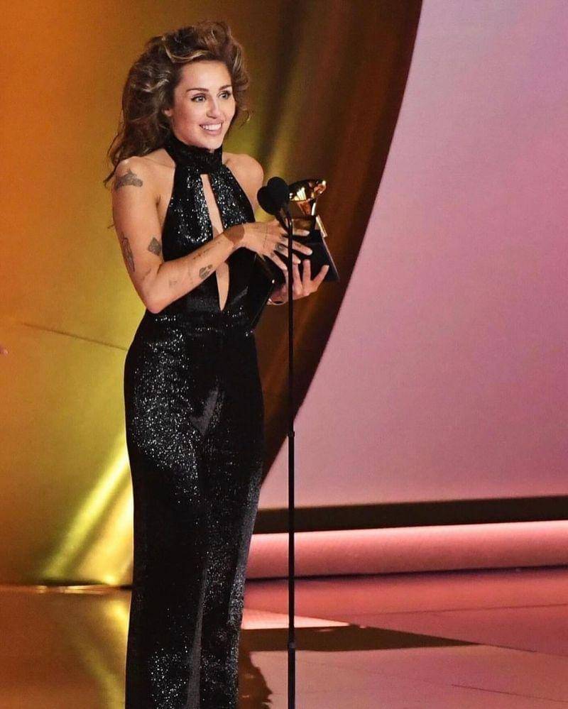 Twitter.com/mileycyrus